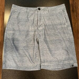 Quiksilver Platypus 20" Length Amphibian Board Shorts, 36, Excellent Condition